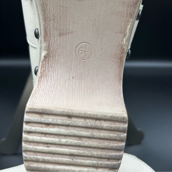 MIA ‎ Cream Clogs Sz 6.5 - Picture 8 of 9